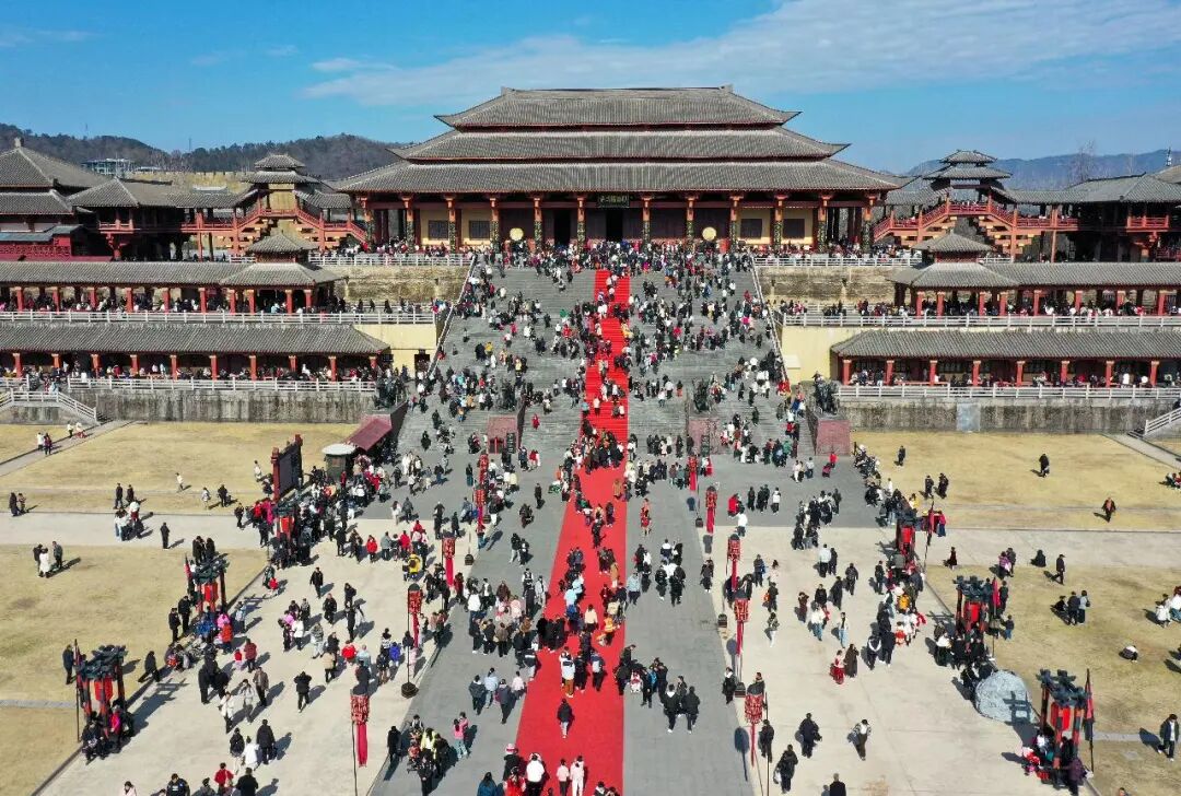 1764585260820478-1764585261034383